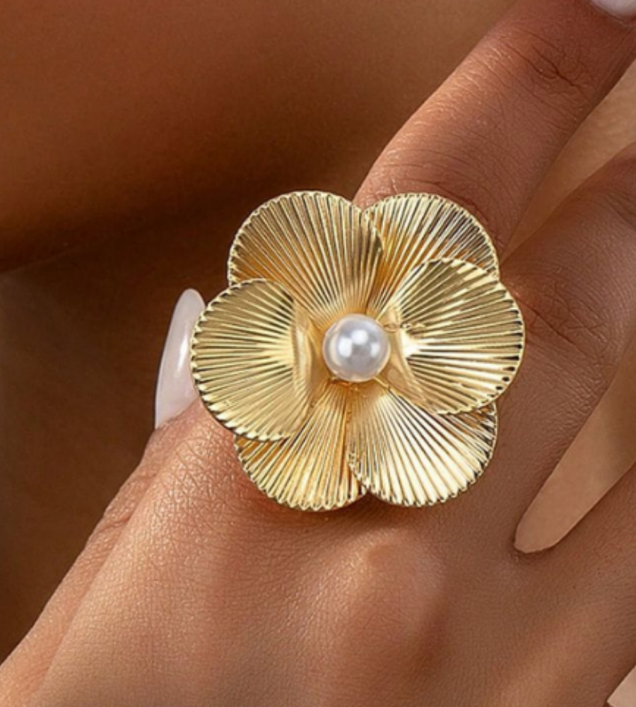Women-Gold-Cocktail-Ring